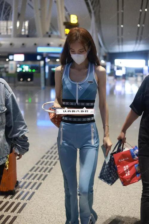 明星露脐装,露脐装演绎夏日性感魅力